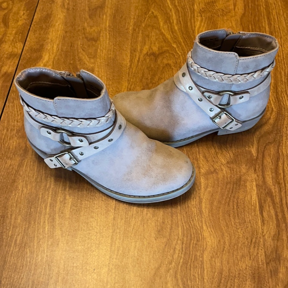 Girls size 13 boots!